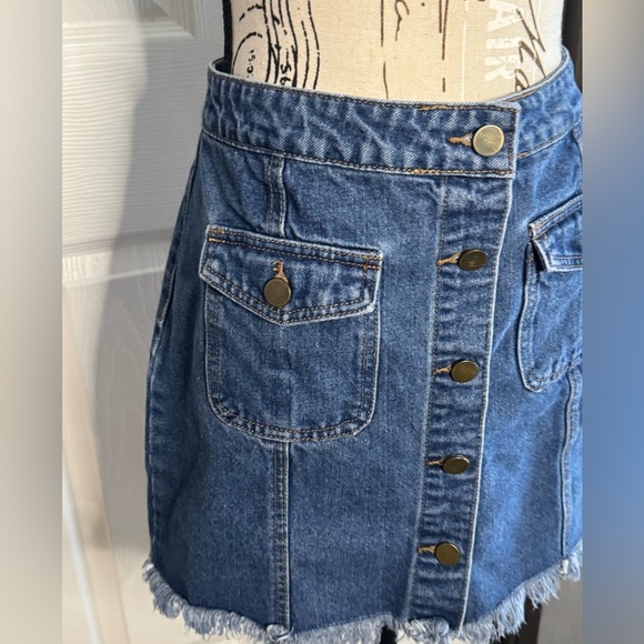 Forever 21 Denim Skirt - Picture 4 of 9